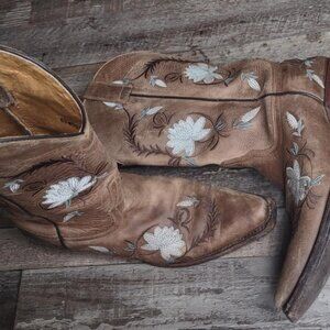 Shyanne Floral Embroidered Cowgirl Cowboy Western Boots Genuine Leather
